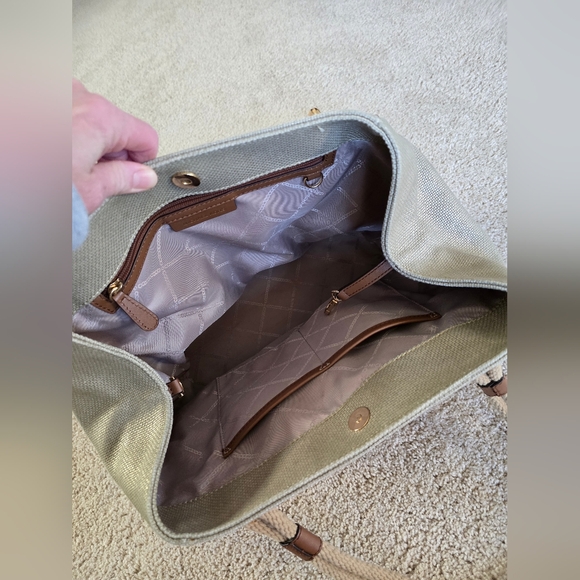 Michael Kors Large Purse Beige With Slight Shimmer Rope Handle Canvas Handbag - Picture 8 of 16